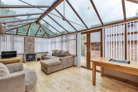 Ty Dre Methodist Hill, Froncysyllte, Llangollen, LL20 7SN