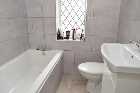 190 Heron Street, Oldham, OL8 4NB