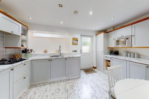 72 Church Close, Pool In Wharfedale, Otley, LS21 1LW
