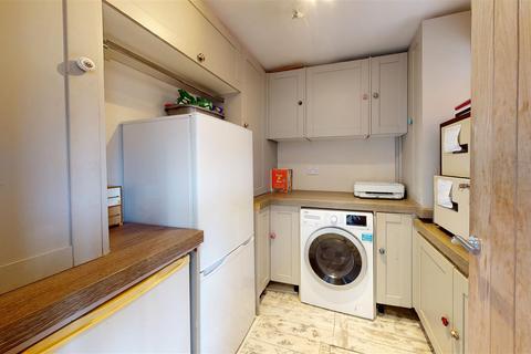 72 Church Close, Pool In Wharfedale, Otley, LS21 1LW