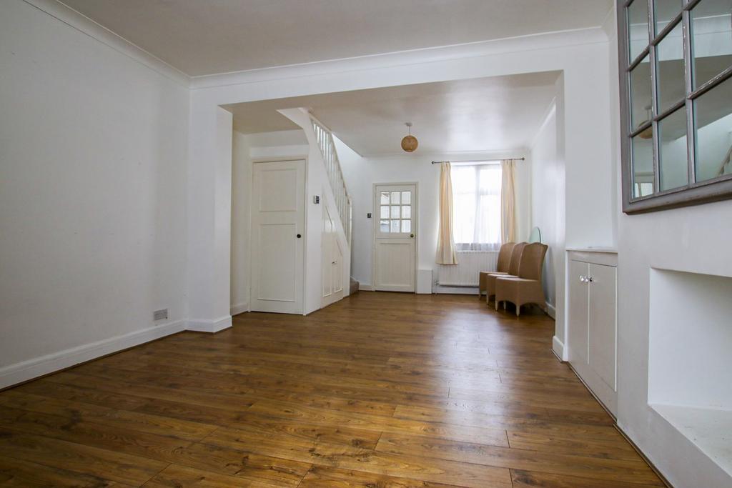 Francis Road, Wallington, SM6 2 bed terraced house £1,700 pcm (£392 pw)