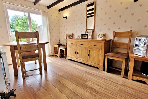 42 Blackdown, Wilnecote, Tamworth, B77 4JH