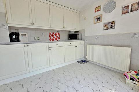 42 Blackdown, Wilnecote, Tamworth, B77 4JH
