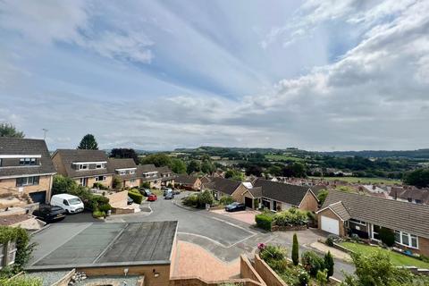 10 Burnt Oak, Dursley, GL11 4HD