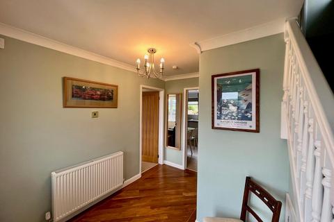 10 Burnt Oak, Dursley, GL11 4HD
