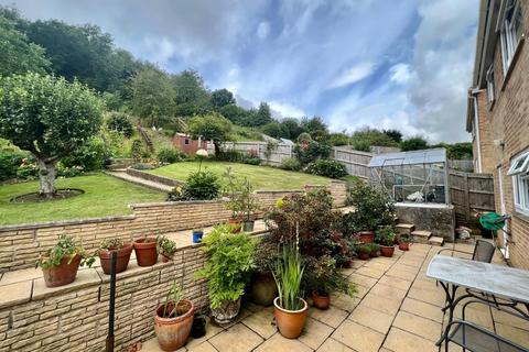 10 Burnt Oak, Dursley, GL11 4HD
