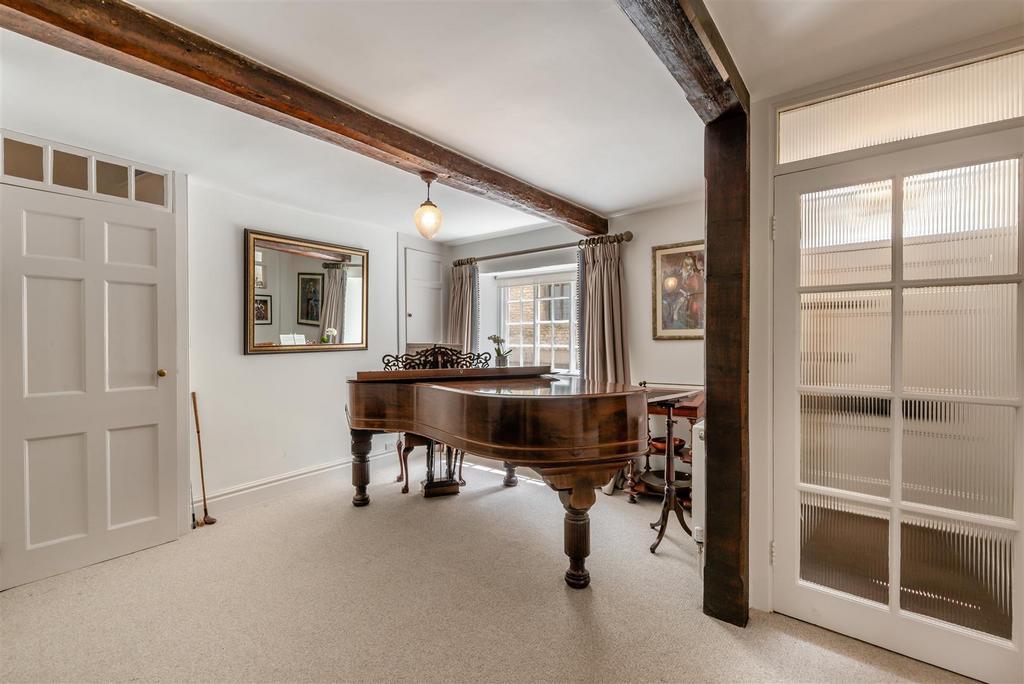 High Street West, Uppingham, Rutland 3 bed character property £700,000