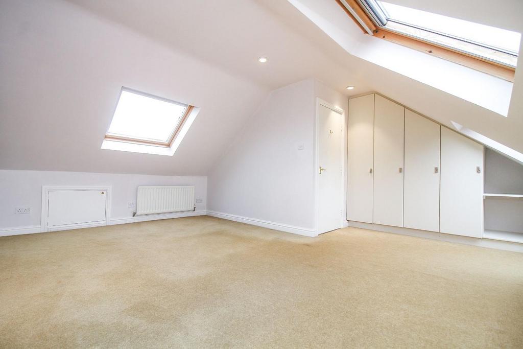 Kenilworth Road, Monkseaton 4 bed terraced house £1,300 pcm (£300 pw)