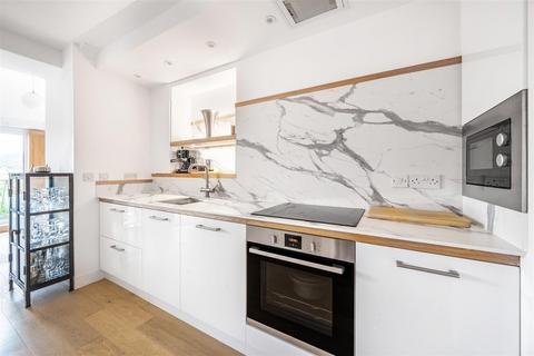 1 Coxs Steps, Dartmouth, TQ6 9JF