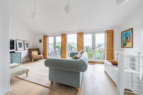 1 Coxs Steps, Dartmouth, TQ6 9JF