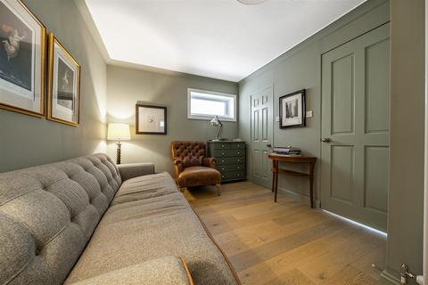 1 Coxs Steps, Dartmouth, TQ6 9JF