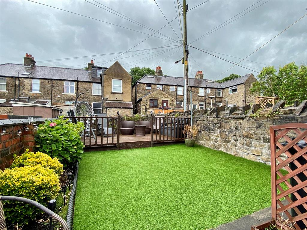 Meadowside, Newtown Disley, Stockport 3 bed end of terrace house for