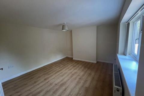 Studio to rent, Junction Road, Andover, Hampshire, SP10 3QU