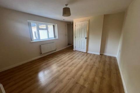 Studio to rent, Junction Road, Andover, Hampshire, SP10 3QU