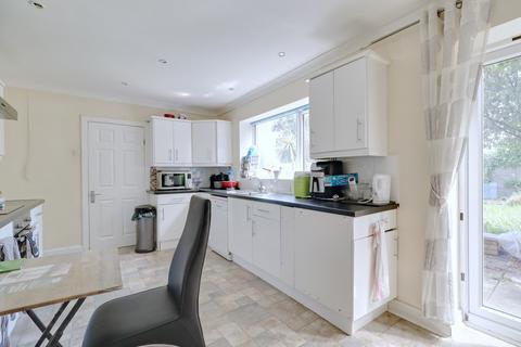 3 bedroom semi-detached house for sale - Arisdale Avenue, South Ockendon RM15