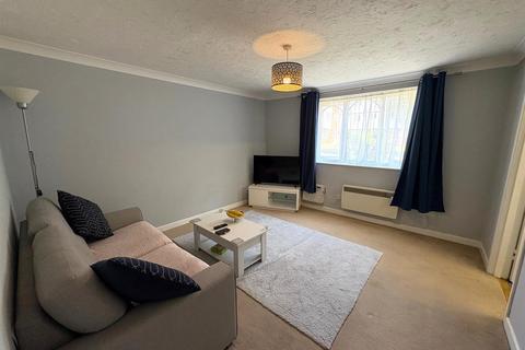 1 bedroom flat to rent, Longstock Court, Walled Meadow, Andover