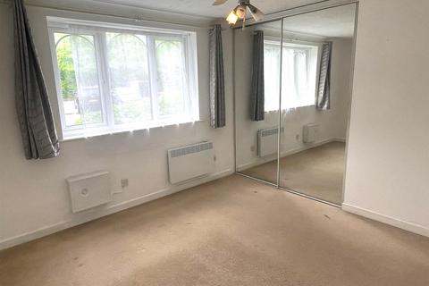 1 bedroom flat to rent, Longstock Court, Walled Meadow, Andover