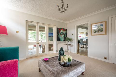 41 Cammo Grove, Edinburgh, EH4 8HD