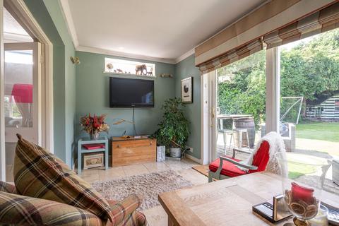 41 Cammo Grove, Edinburgh, EH4 8HD