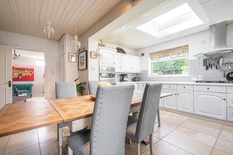 41 Cammo Grove, Edinburgh, EH4 8HD