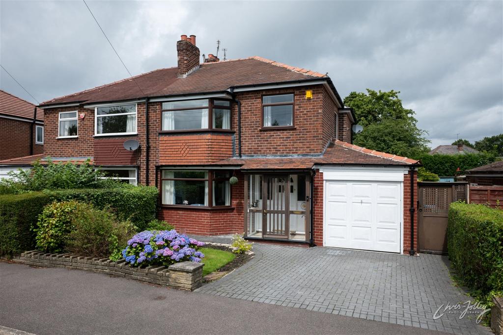Aldwyn Crescent, Hazel Grove, Stockport SK7 5HX 3 bed semidetached