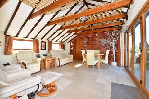 4 bedroom barn conversion for sale - Stilebridge Lane, Marden, Kent