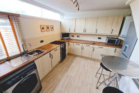 3 bedroom end of terrace house to rent, Thrush Cross Place, Gilesgate