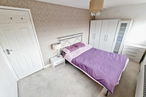 3 bedroom end of terrace house to rent, Thrush Cross Place, Gilesgate