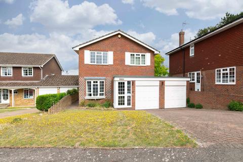 3 Downs View Road, Great Bookham, Leatherhead, KT23 4PP