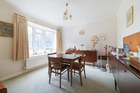 3 Downs View Road, Great Bookham, Leatherhead, KT23 4PP