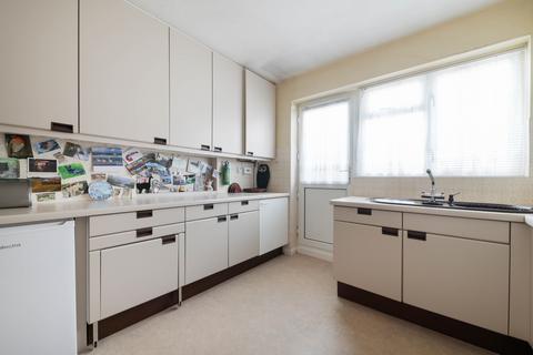 3 Downs View Road, Great Bookham, Leatherhead, KT23 4PP