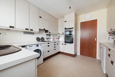 3 Downs View Road, Great Bookham, Leatherhead, KT23 4PP