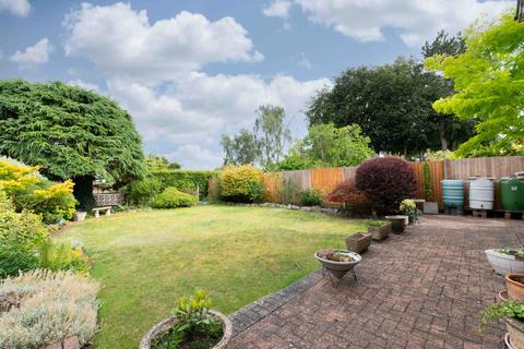 3 Downs View Road, Great Bookham, Leatherhead, KT23 4PP