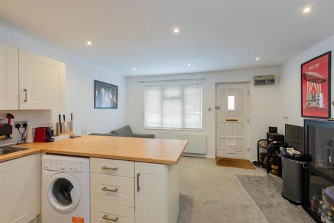 1 bedroom maisonette for sale, Maypole Road, Taplow