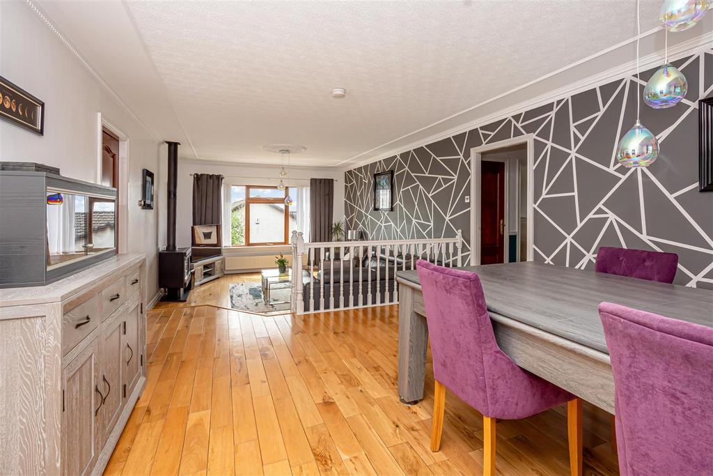 13 Queen Margaret Fauld, Dunfermline... 4 bed bungalow £380,000