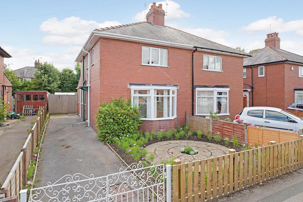 St. Johns Road, Harrogate 3 bed semidetached house £255,000