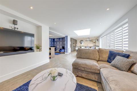 5 Anderton Close, Bury, BL8 2HQ