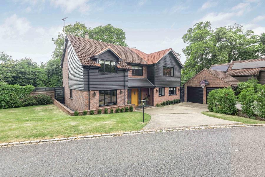 Geffers Ride, Ascot 5 bed detached house - £1,250,000