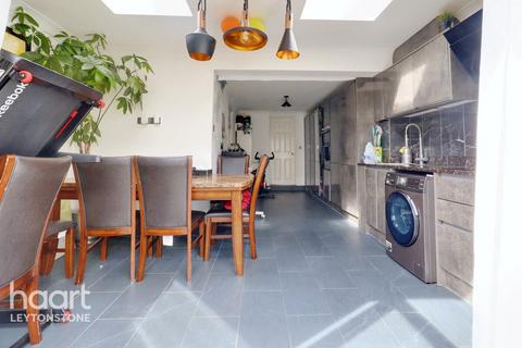 68 Selby Road, London, E11 3LR