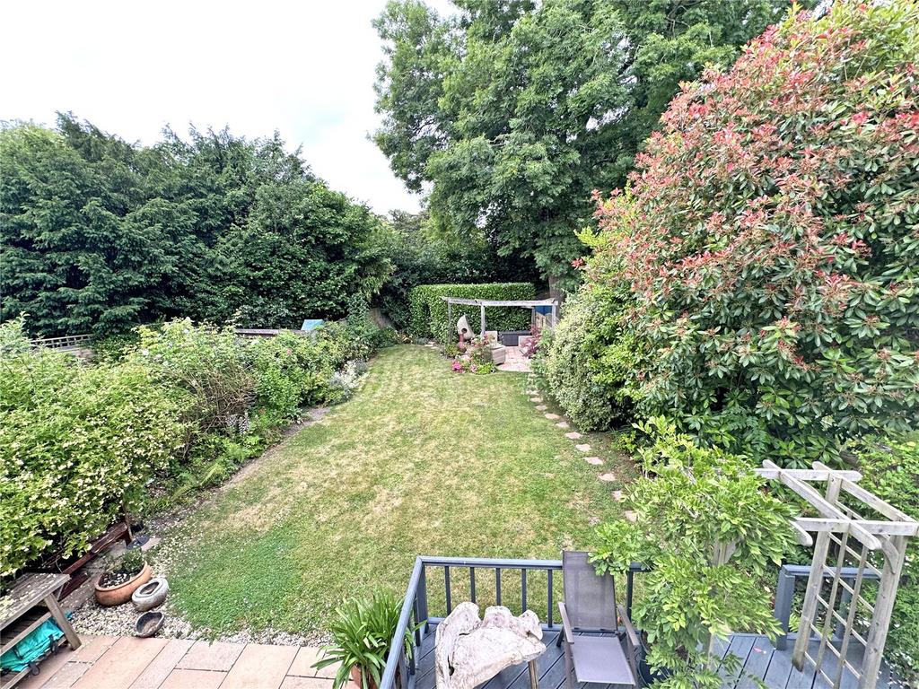 Cull Lane, New Milton, Hampshire, BH25 5 bed detached house £695,000