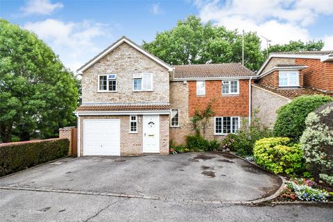 5 Oaktree Drive, Hook, RG27 9RA