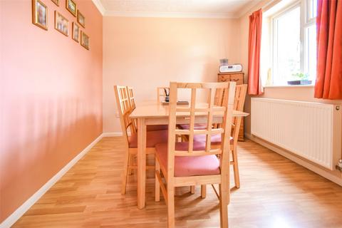 5 Oaktree Drive, Hook, RG27 9RA