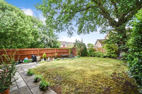 5 Oaktree Drive, Hook, RG27 9RA