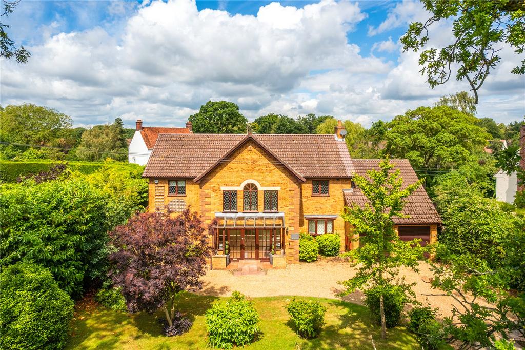 Day's Lane, Biddenham, Bedford... 4 bed detached house £950,000