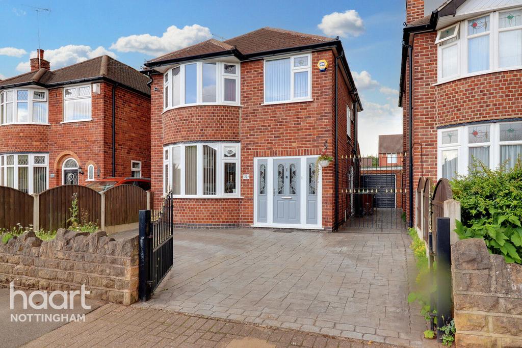 Trentham Drive, Aspley 3 bed detached house for sale £325,000