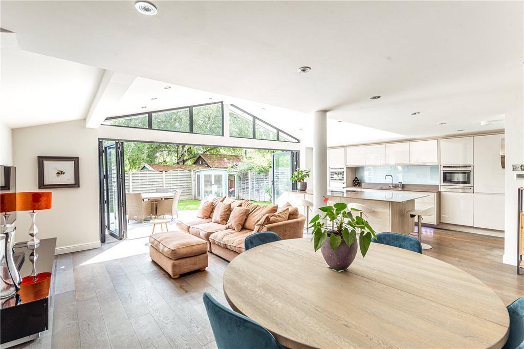 Harwood Close, Tewin, Welwyn, Hertfordshire 6 bed detached house for