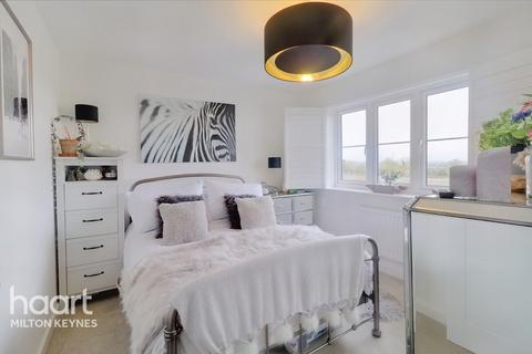 8 Blencowe Crescent, Steeple Claydon, Buckingham, MK18 2GY