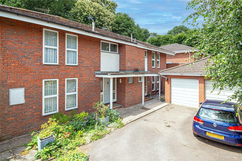 Birch Grove, Welwyn, Hertfordshire 3 bed semidetached house for sale