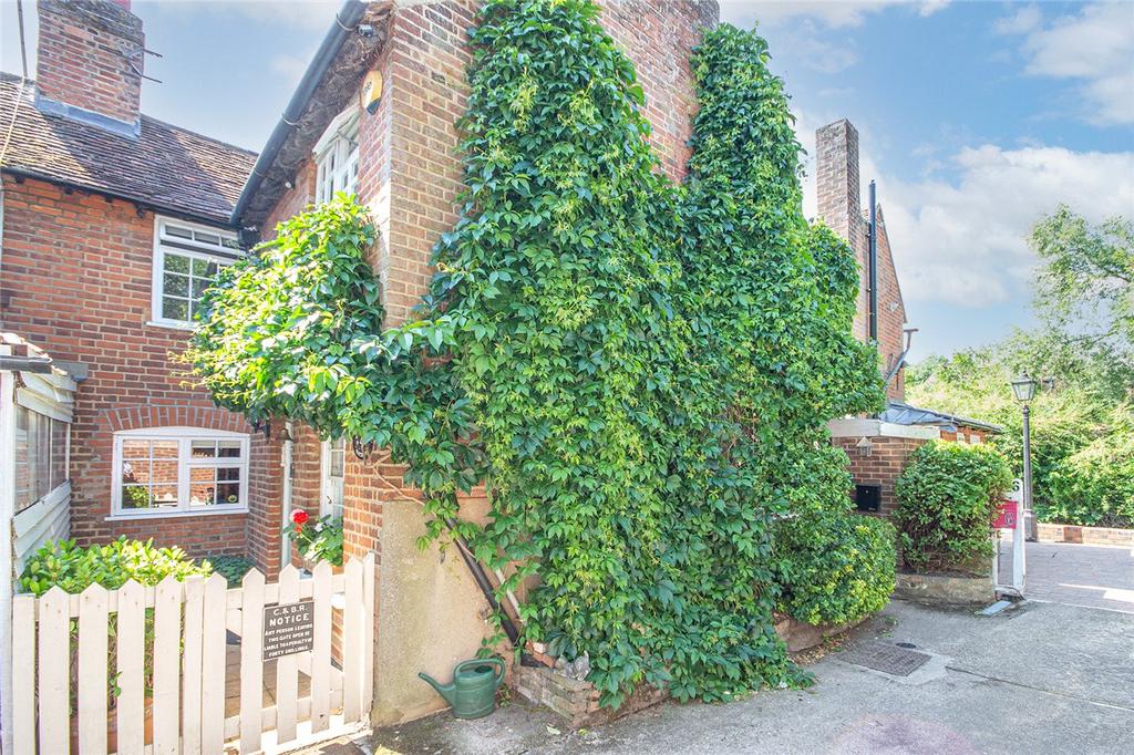 Mill Green, Hatfield, Hertfordshire 3 bed terraced house for sale £