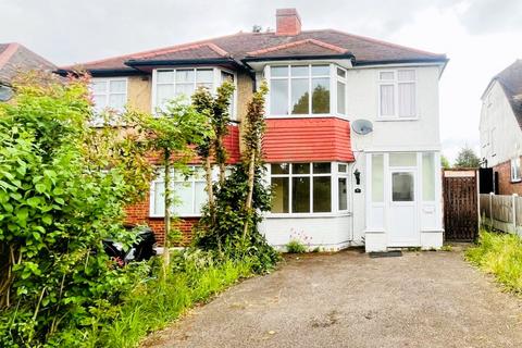 3 bedroom semi-detached house to rent, Brentwood Road, Romford